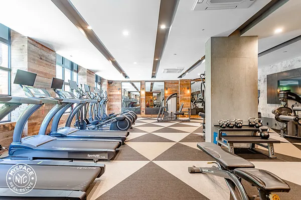 Rented by MySpaceNYC | media 24