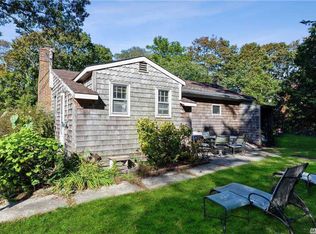 2 N Westbury Rd, Hampton Bays, NY 11946