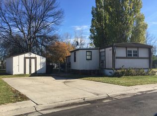 522 Circle Dr E, Grand Forks, ND 58203