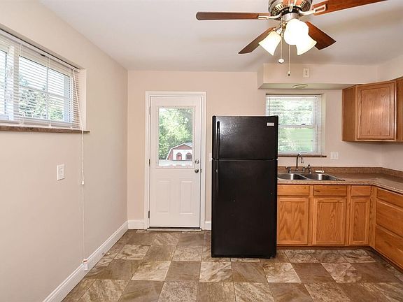 3rd image of 4734 Hardwick Dr
