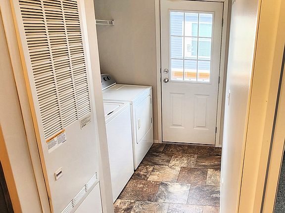 3rd image of 12 Lisa Kay Blvd #12