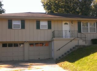 115 SW 21st St, Oak Grove, MO 64075