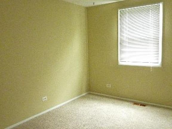 5th image of 131 Ellington Dr