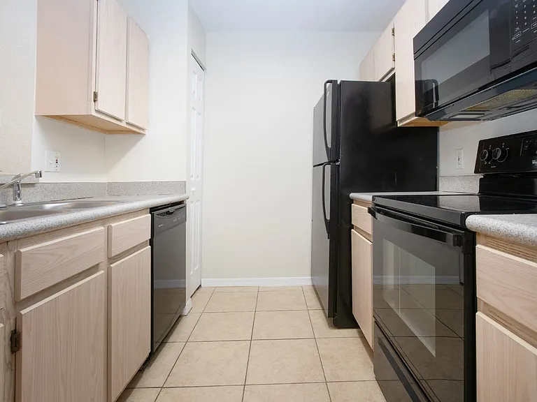 7405 Vista Way #203 — Photo 14