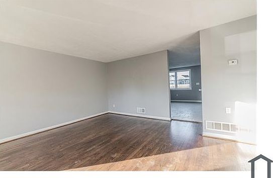 3rd image of 4015 Saint Augustine Ln