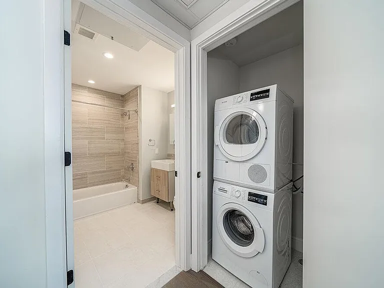 65 Newkirk — Photo 12