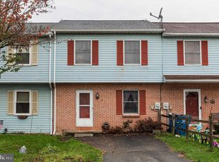 104 Stonehouse Ln, Columbia, PA 17512