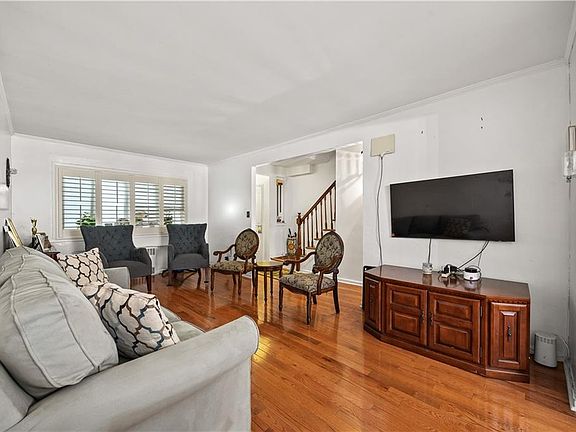 3rd image of 1709 E 54th St
