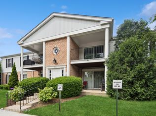 969 Golf Course Rd APT 3, Crystal Lake, IL 60014
