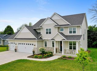 1119 Applewood Dr, De Pere, WI 54115