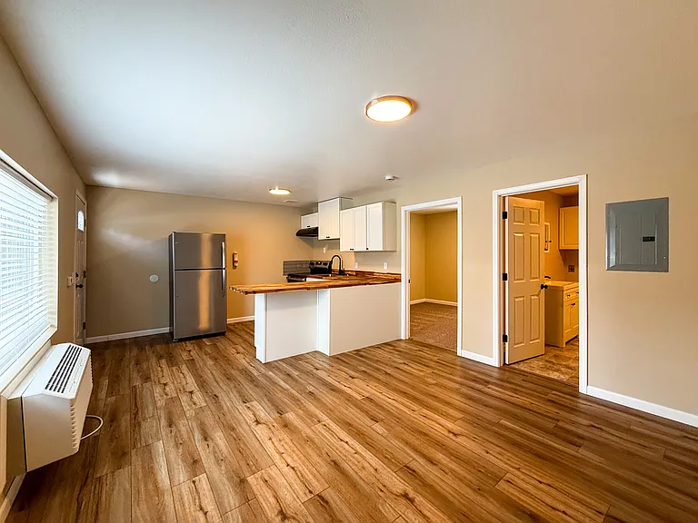 501 E 2nd Ave #3 — Photo 5