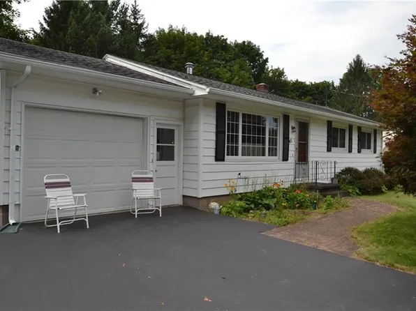 43 Crest Ave, Macedon, NY 14502