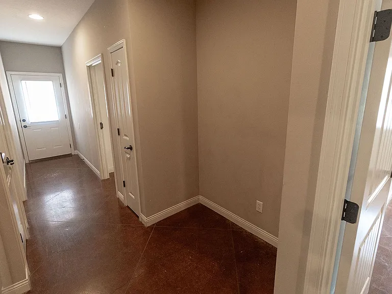 1413 Paris Rd — Photo 20