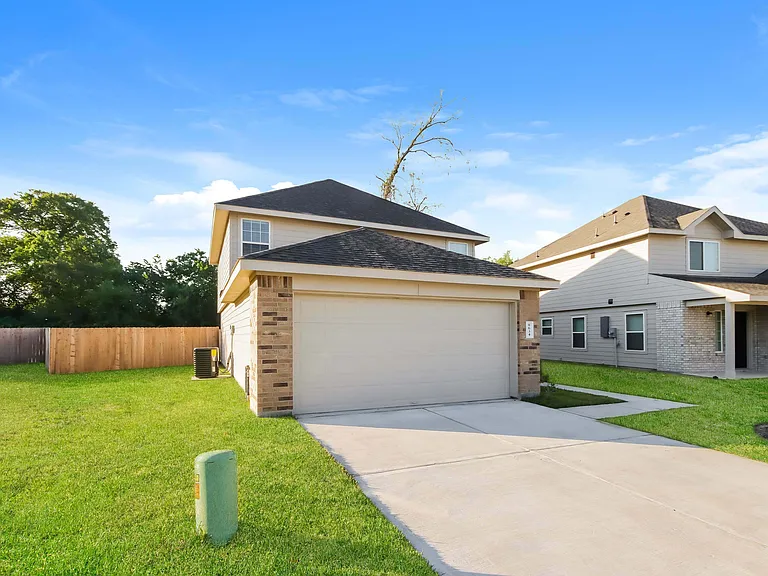 8634 Middleton Oaks Cir — Photo 3