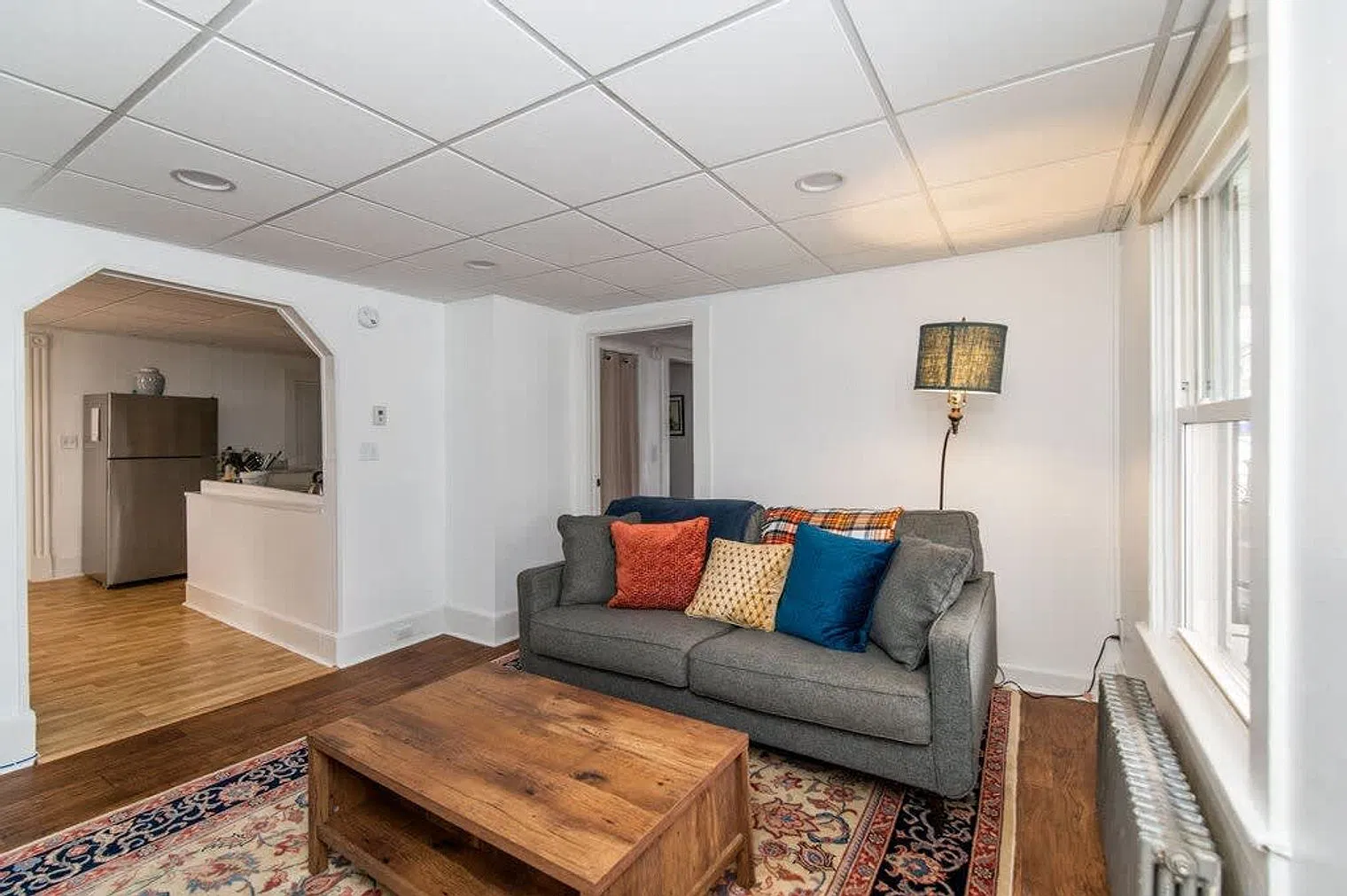 3 bed, 1.0 bath, 1194 sqft, $5,283 — Photo 3