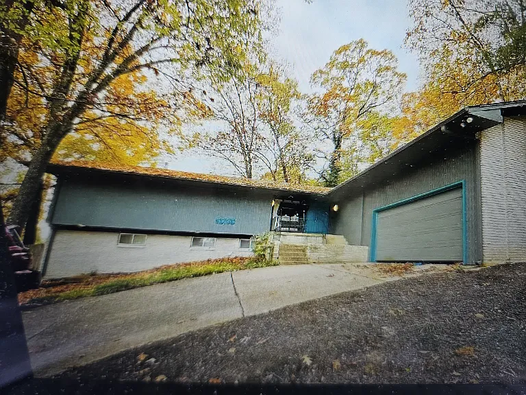 5725 N Angela Rd — Photo 2