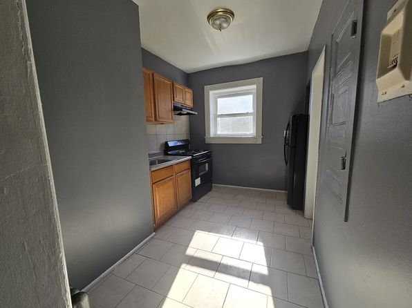 221-223 Roseville Ave #102