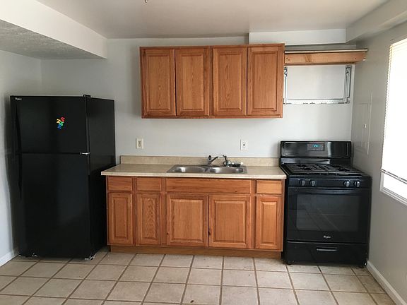 2nd image of 2114 Emerson St
