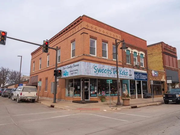 2 E Main STREET, IA 50659