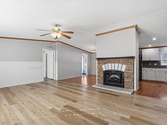 5th image of 335 Bright Leaf Rd.