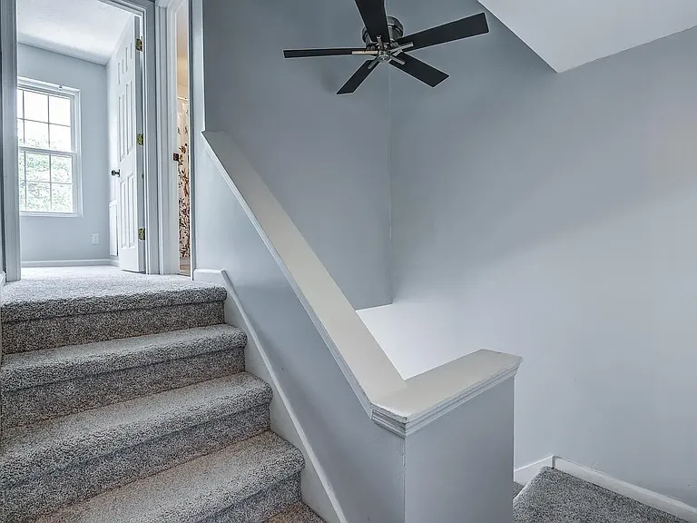 1421 Ashbourne Dr — Photo 24