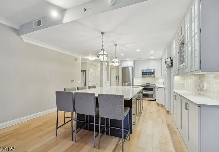 48 S Park St #215 — Photo 10