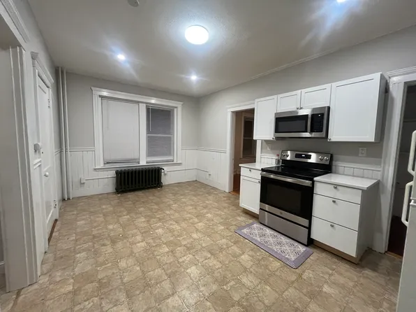 288 Washington St #2, Salem, MA 01970