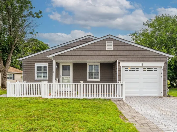 15 Leighton Ct, Toms River, NJ 08757