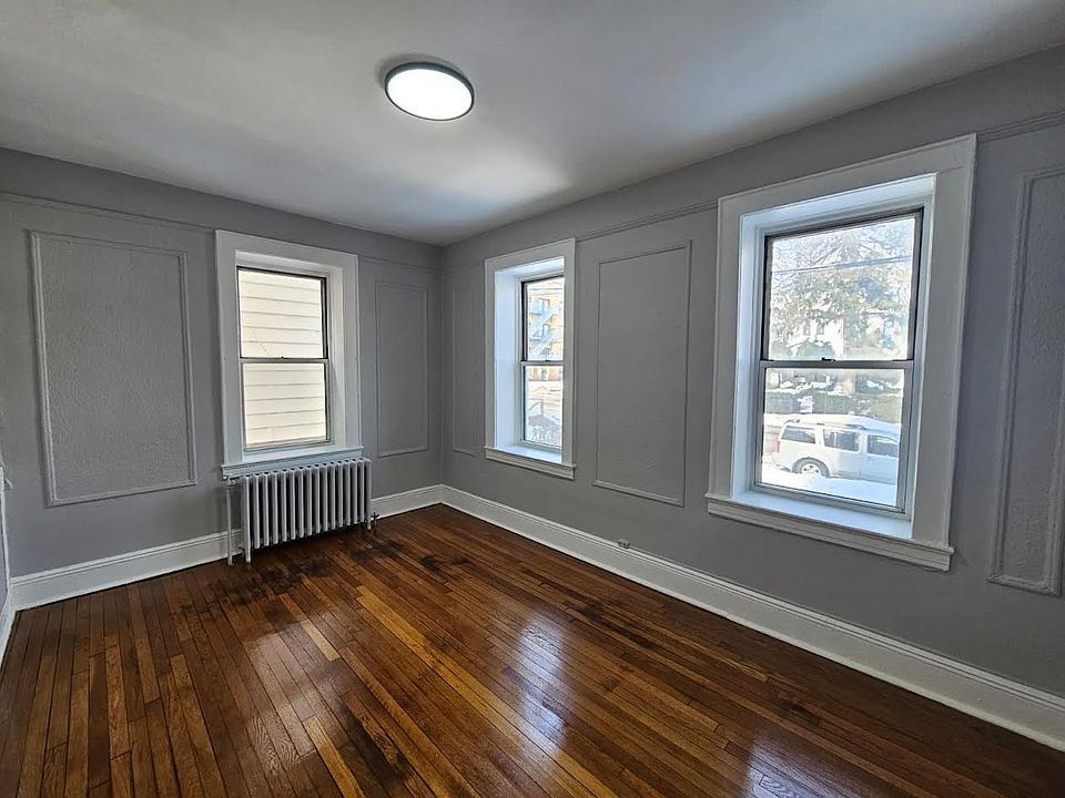 2nd image of 755 Jersey Ave #6