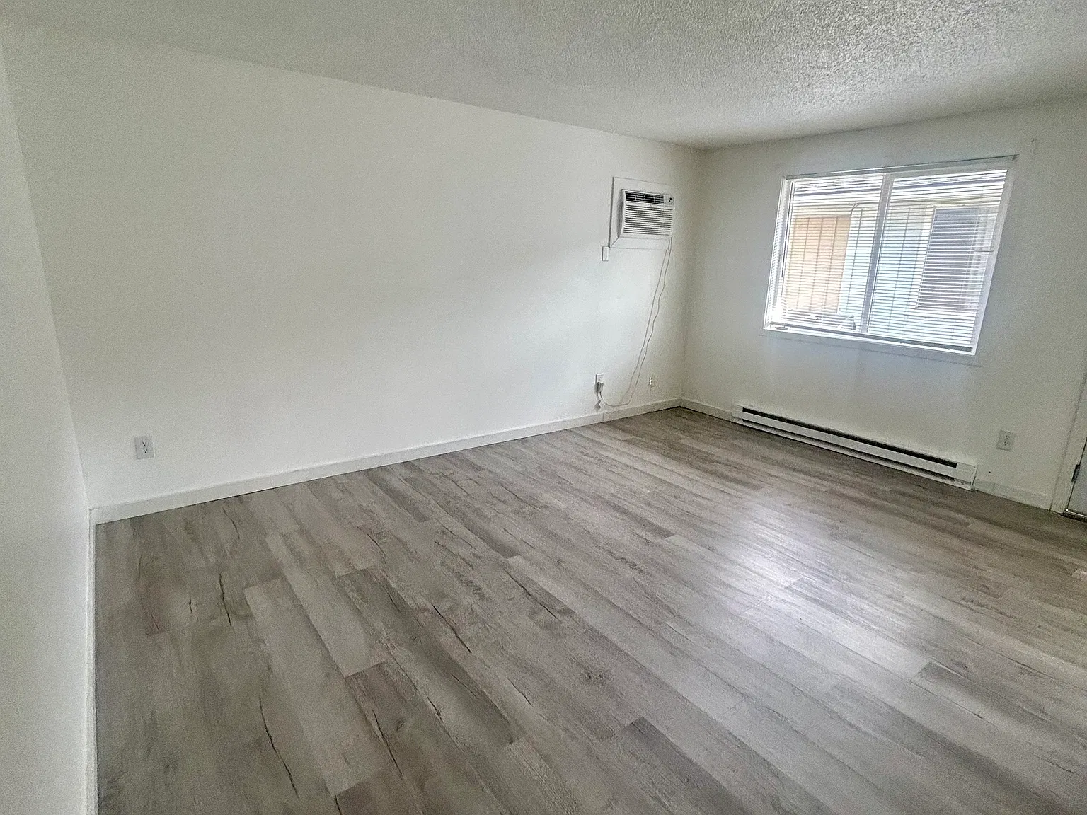 2 bed, 750 sqft, $1,200 — Photo 3