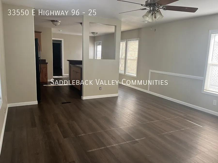 Large 3 bedroom 2 bath — Photo 2