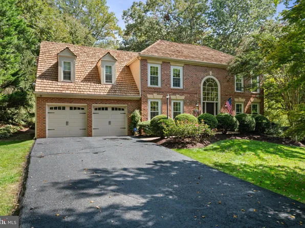 6805 Old Stone Fence Rd, Fairfax Station, VA 22039