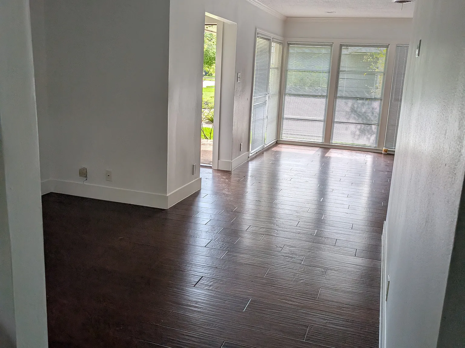 4 bed, 1723 sqft, $2,700 — Photo 2