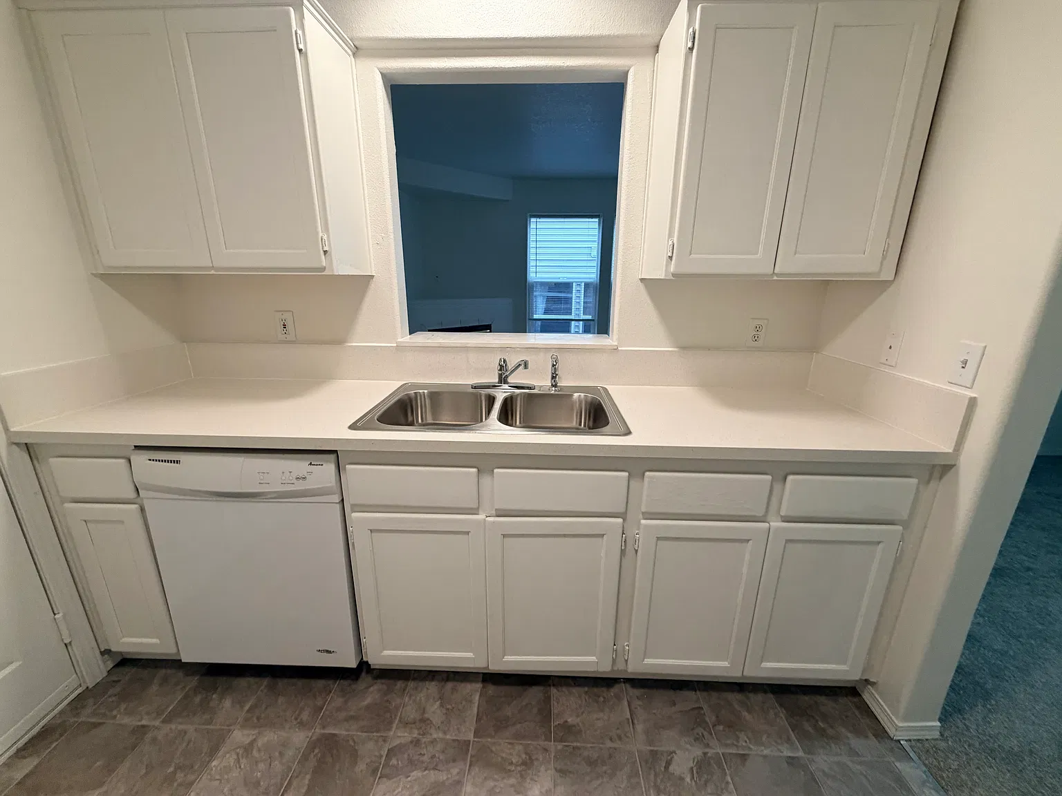 2 bed, 1.5 bath, 900 sqft, $1,800 — Photo 4