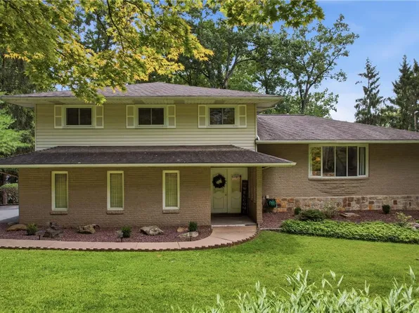 3708 Hawthorne Dr, Center Valley, PA 18034