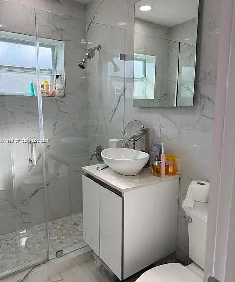 821 NE 6th St #2 — Photo 7