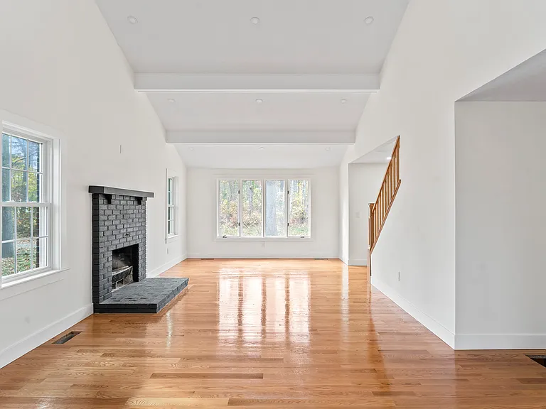 32 Laurel Ln — Photo 21
