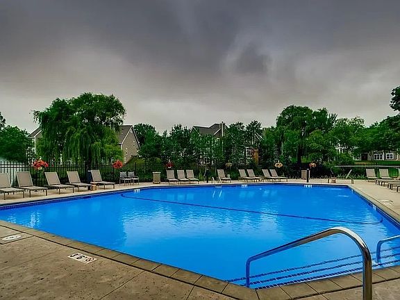 2nd image of 6010 Chasewood Pkwy APT 3
