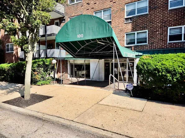 100 Lincoln Avenue #7B, Mineola, NY 11501