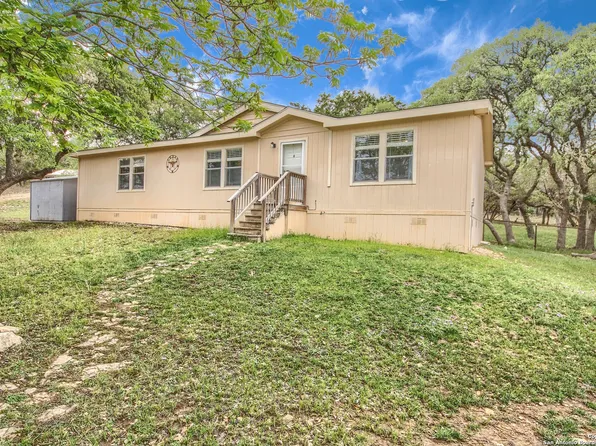 297 24th St E, Lakehills, TX 78063