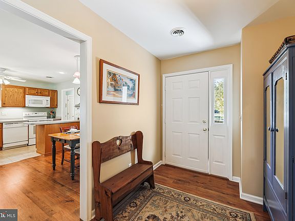 2nd image of 406 Jackie Dr