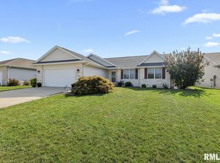 1624 Ptarmigan Dr, Chatham, IL 62629