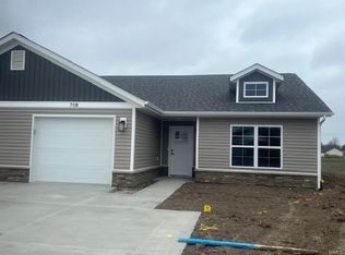 70 Marker Dr #B, Highland, IL 62249