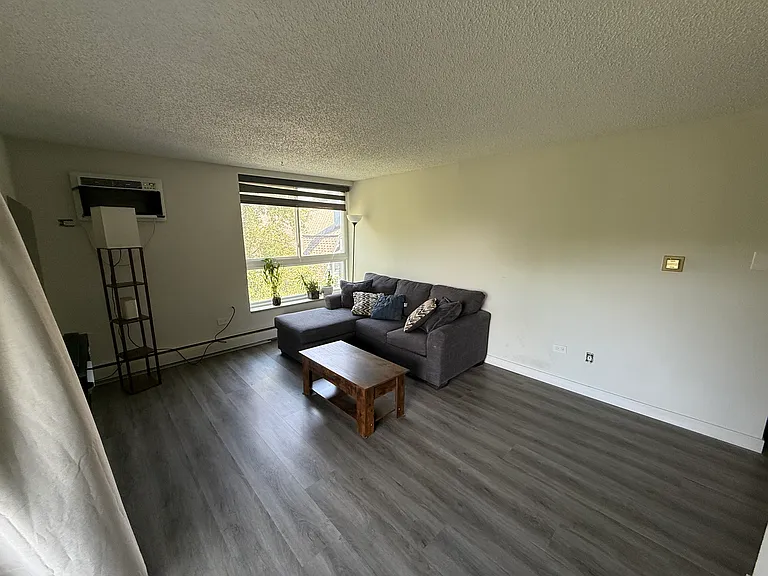 1050 N Lafayette St #401 — Photo 15