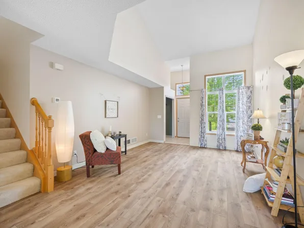 7810 Prestwick Way, Rockford, MN 55373