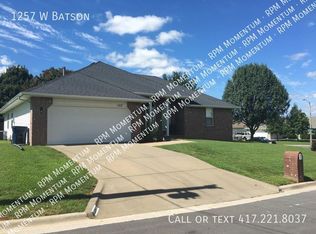 1257 W Batson Pl, Nixa, MO 65714