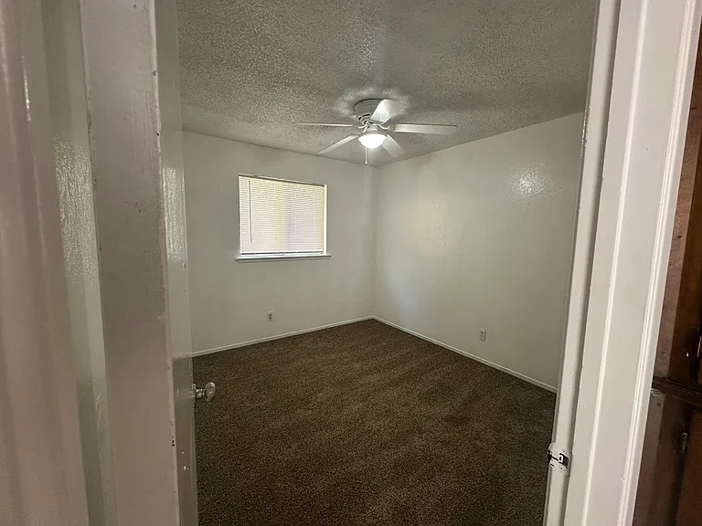 1711 E Paradise Ave — Photo 9