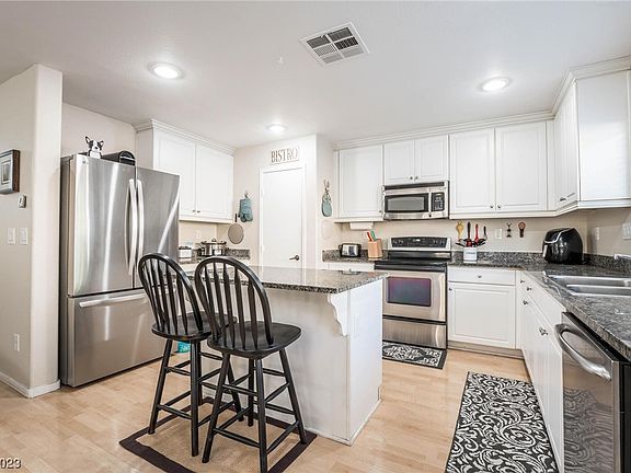 3rd image of 136 Wild Candlenut Ct