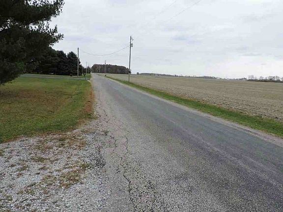 Exterior Neighborhood (street photo)