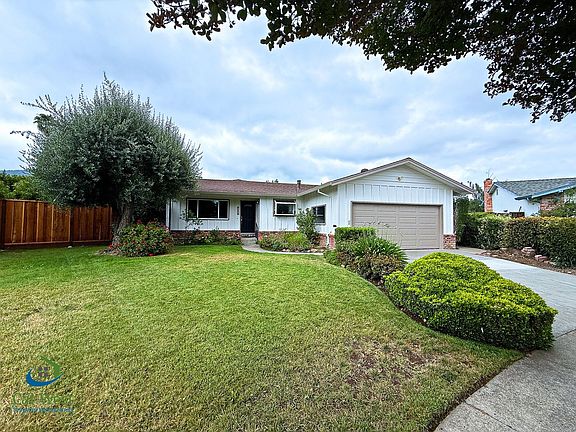 2nd image of 1370 Fernwood Ln